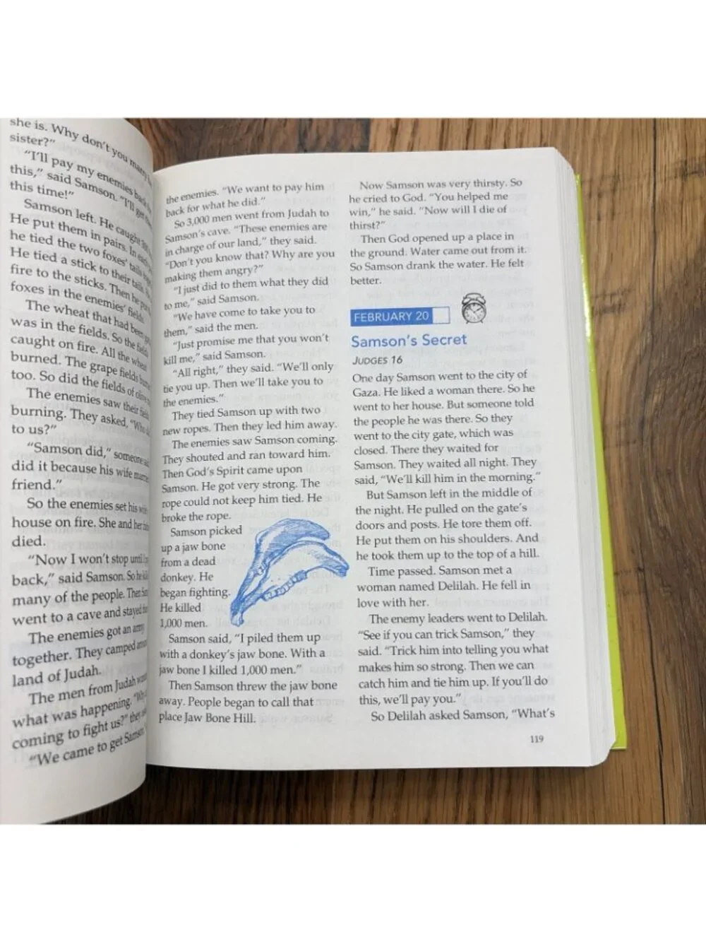 Day by Day Kid's Bible : The Bible for Young Readers by Karyn Henley (2002,...
